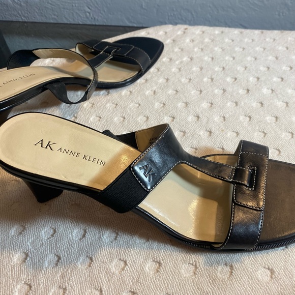 ANNE KLIEN Black T-Strap Mule - Picture 9 of 16